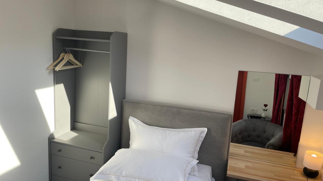 Madonca Rooms & Restaurant نوفا جوريكا المظهر الخارجي الصورة