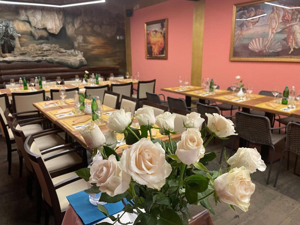 Madonca Rooms & Restaurant نوفا جوريكا المظهر الخارجي الصورة