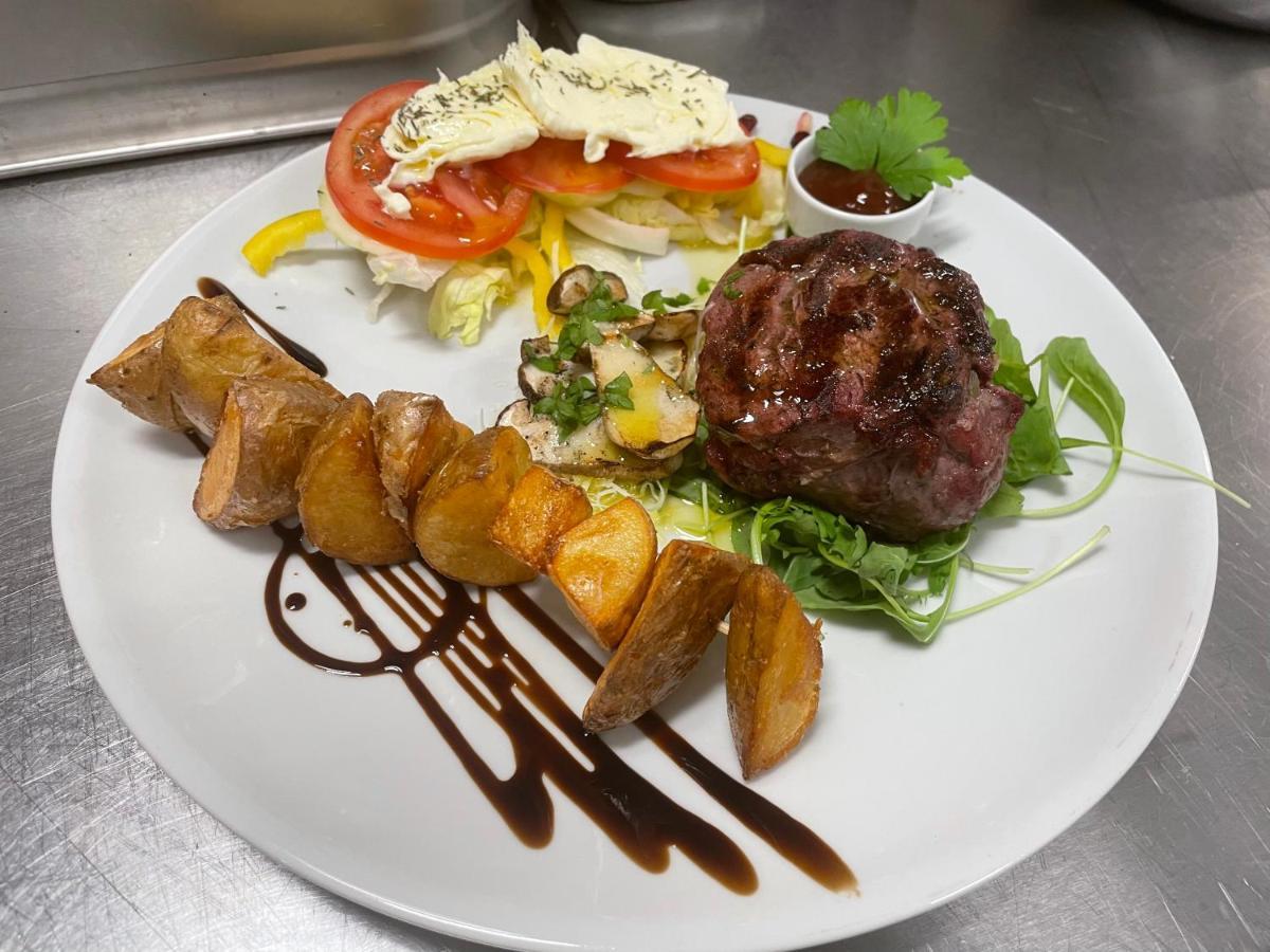 Madonca Rooms & Restaurant نوفا جوريكا المظهر الخارجي الصورة