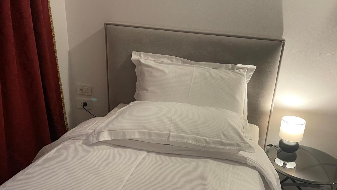 Madonca Rooms & Restaurant نوفا جوريكا المظهر الخارجي الصورة