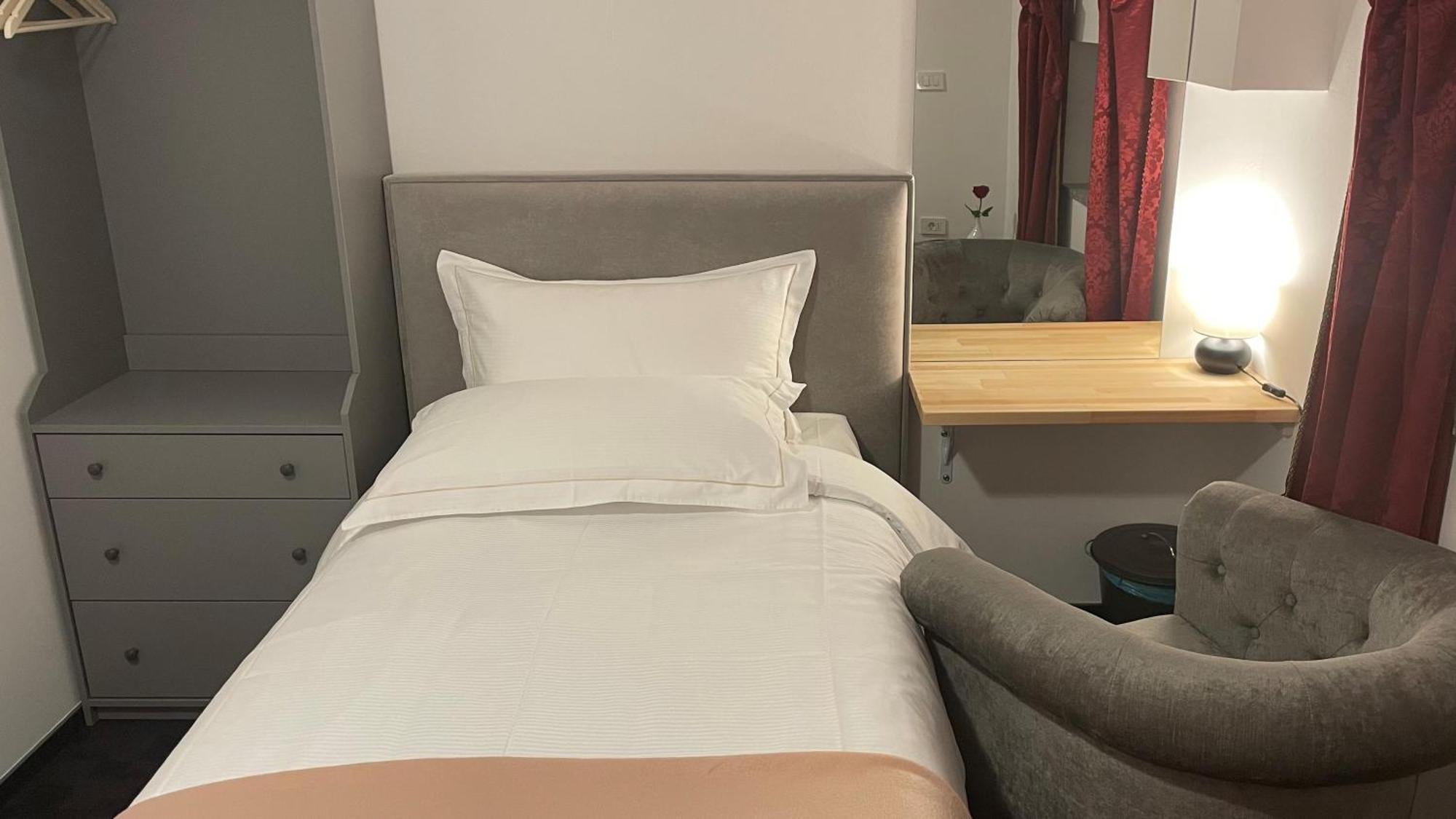Madonca Rooms & Restaurant نوفا جوريكا المظهر الخارجي الصورة